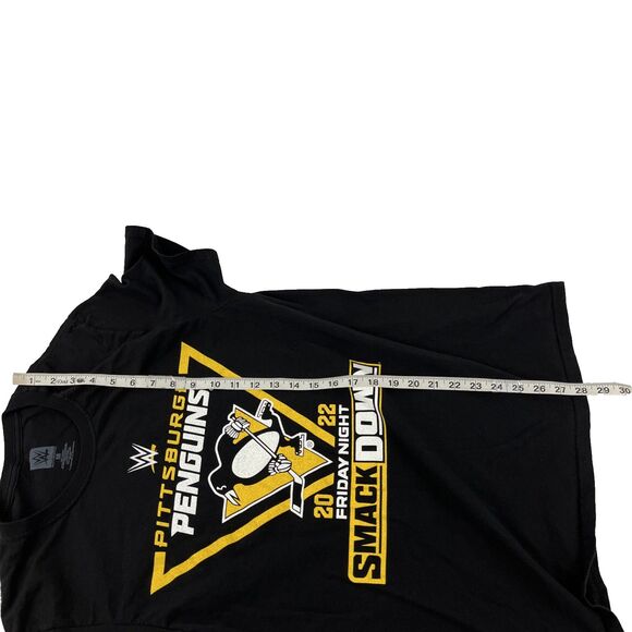Mens WWE Wrestling Pittsburgh Penguins 2022 Smackdown Graphic T-Shirt Sz M Black - Picture 6 of 6